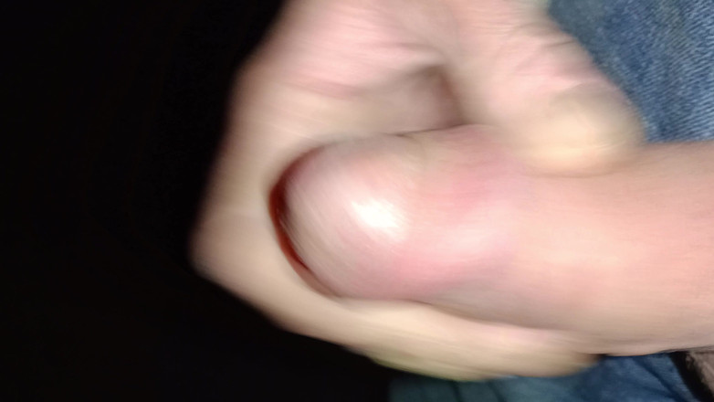 Rockardglans: 夜间巡游，未割包皮的大鸡巴在树林里手淫和高潮 - rockard Daddy