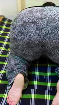 Maroko velký zadek muslimská MILF macecha velký zadek show pro svedené nevlastního syna, aby dostala anální sex