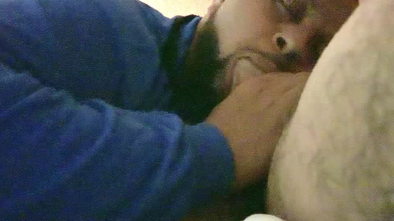 SloppyToppy: Цікавий гетеросексуальний тато мого друга любить його член мені в рот