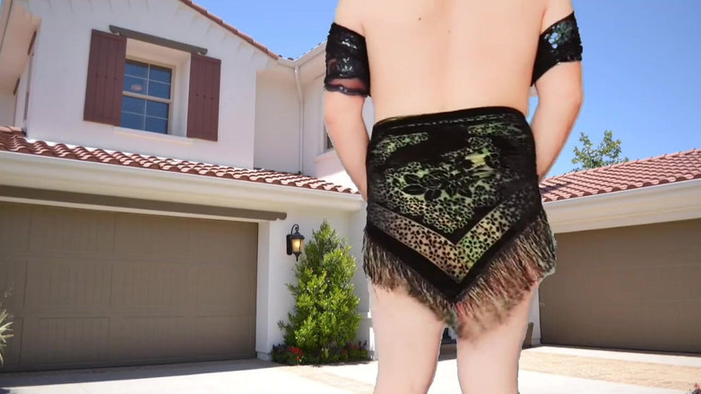 Kitty_Cross: बेली डांसर लेडीबॉय सड़क पर सेक्सी नग्न नृत्य करने वाली कॉस्प्लेयर किन्नर