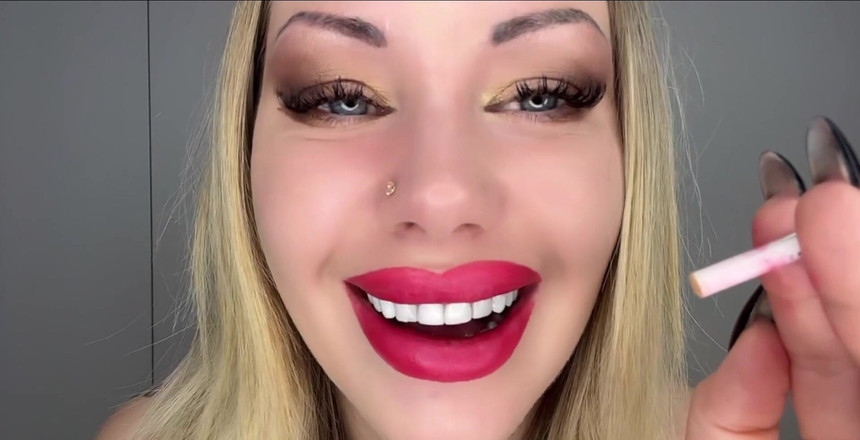 Goddess Misha Goldy: 담배 피우는 빨간 입술로 지갑을 세게 빼내겠어! 2