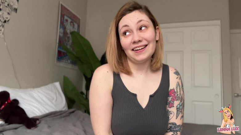 Lenna Lux: ステップ姉妹淫語ファンタジー