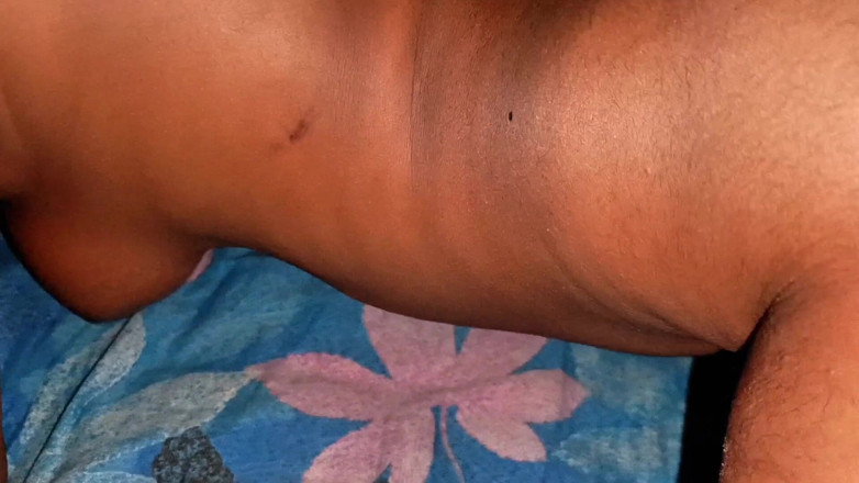 Bithi69gril: मैं भाभी को कमरे में ले गया और उसे चोदा, फिर उसकी ब्रा हटाई और उसके स्तन चूसे, उसके निपल्स रगड़ें, फिर उसकी चूत चाटना