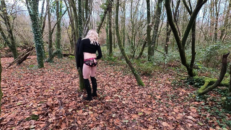 The Midnight Minx: Awek Chilly yang sibuk dengan pengakhiran bahagia