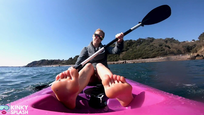 UKCuteGirl Lucy Lauren: Piedi nudi ISTRUZIONI per in figa tease - rischiose suole all'aperto...