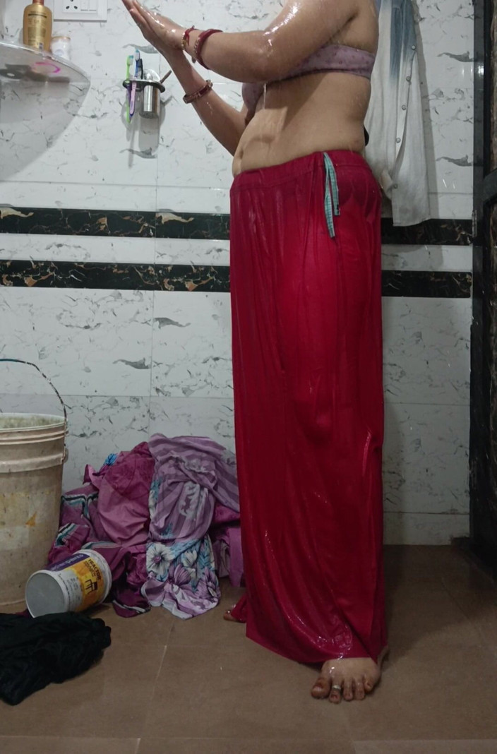 Priyahot77: Priya Bhabi Nice Body and Big Ass Show
