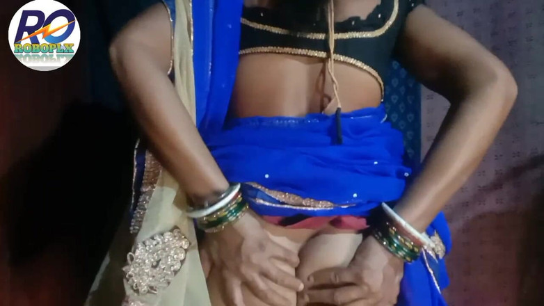 ROBOPLX-: Remaja adik ipar kelihatan sangat keren dalam saree