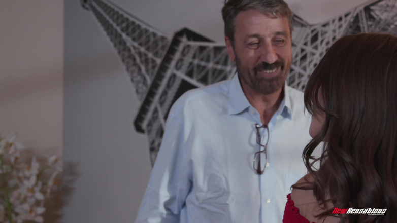 New Sensations: Paige brinca com um pouco de preliminares