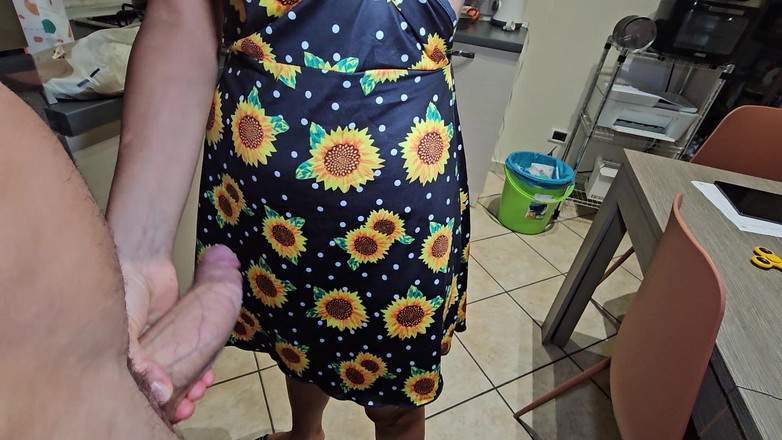 Ferrero anal experience: Horny Cook Prepares Peas for Lunch and Asks for a...