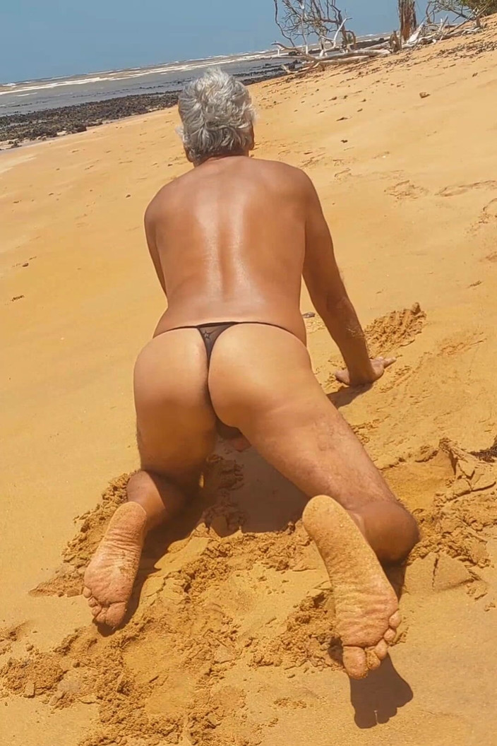 Ladysilvas: Ladysilva plajda külotlu çok ateşli