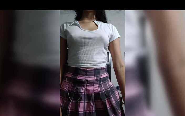HomemadeTeenhot18: Teens18+ envia um vídeo de seus peitos para seu professor...