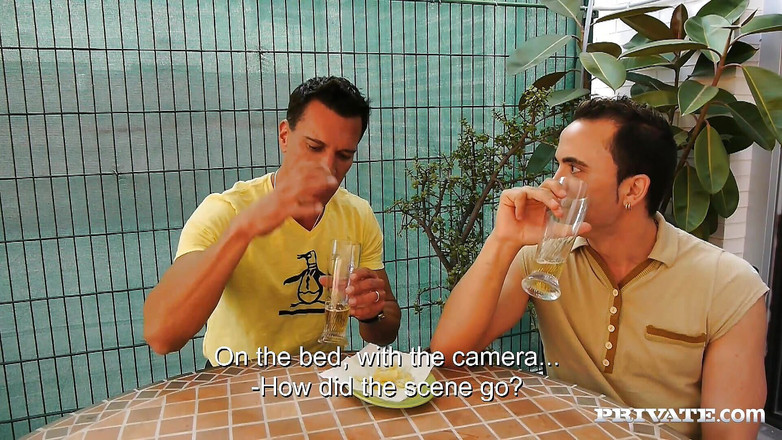 Private.com: La tettona privata kira ha una visita da un uomo