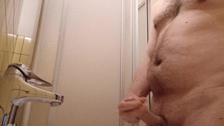 Ed Eden: Stříkání v koupelně