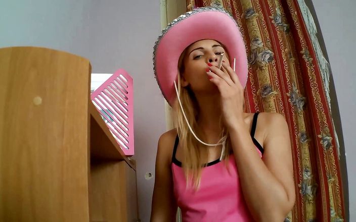 Solo Austria: Princess Kimberly`s decadent smoking POV! NO AUDIO