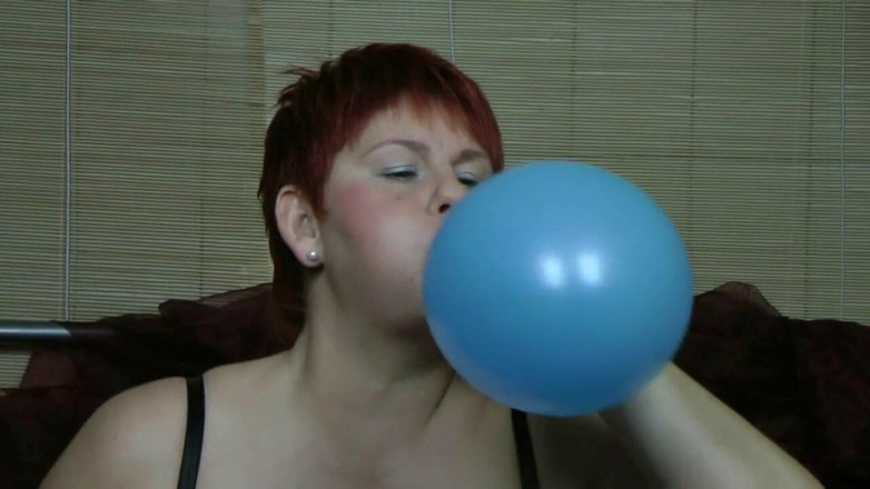 Anna Devot: Annadevot - Play with penis balloons