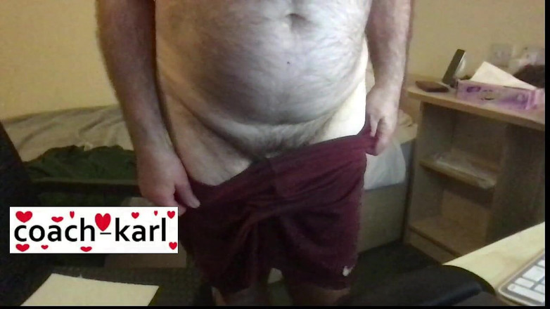 Coach Karl dude lodge: कोच Karl की गांड