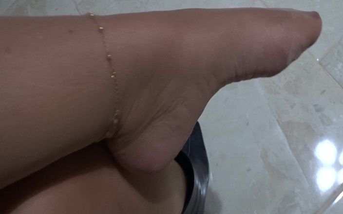 corynanylon: Feet Boots Nylon Chair