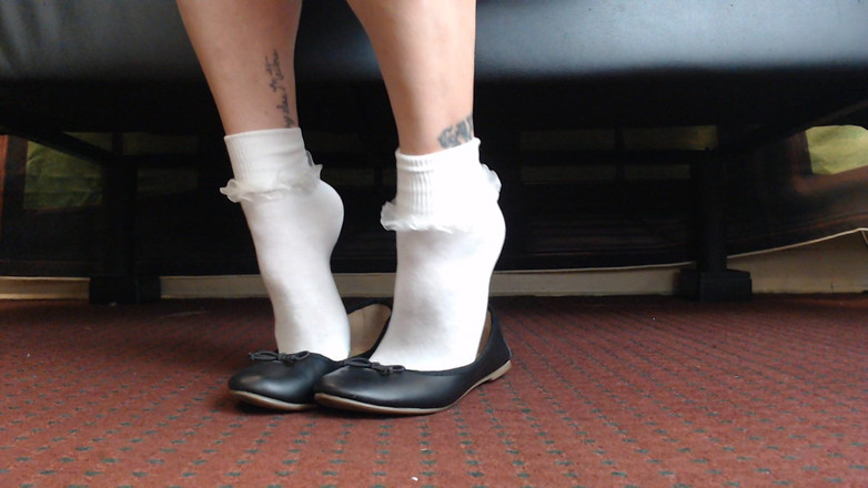 Abby Anna: Calze arrapate e formose ballerine