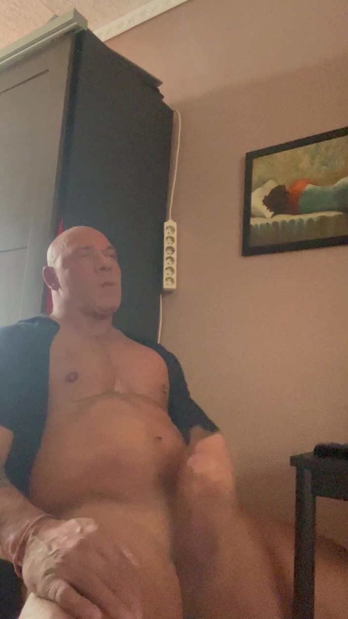 Mr. Guru: Culturiste amateur, longue branlette