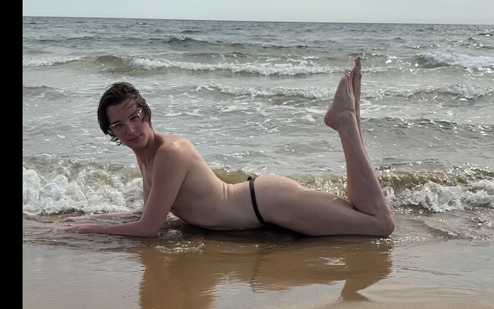 Dreamboy_506: हॉलिडे पर फेमबॉय पूल और बोटिंग में नामी बड़ा वीर्य शॉट स्विमिंग