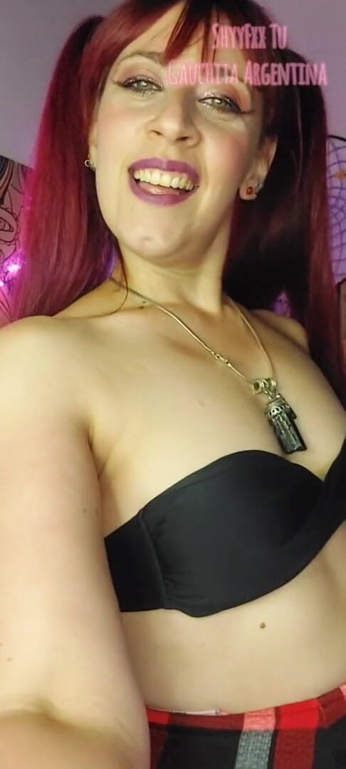 Tu Gauchita Argentina: Shyyfxx Vaše nejlepší kamarádka ztvrdne tvého ptáka s brýlemi a...