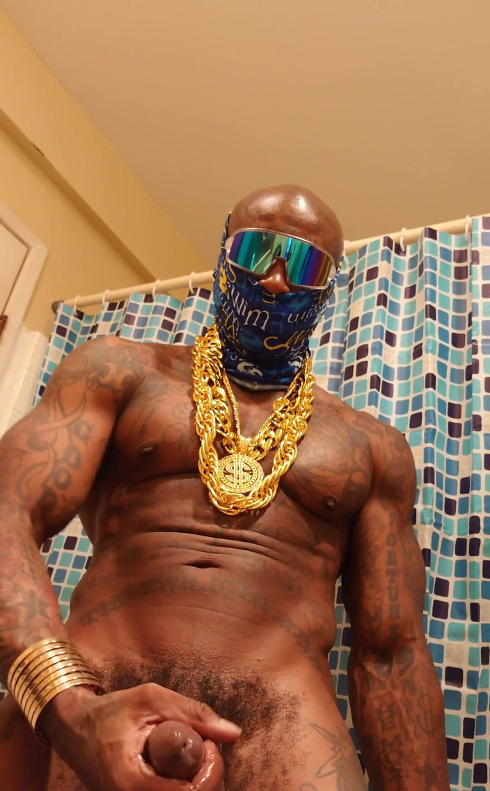 Hallelujah Johnson: Kommer strök enorm svart hårig kuk