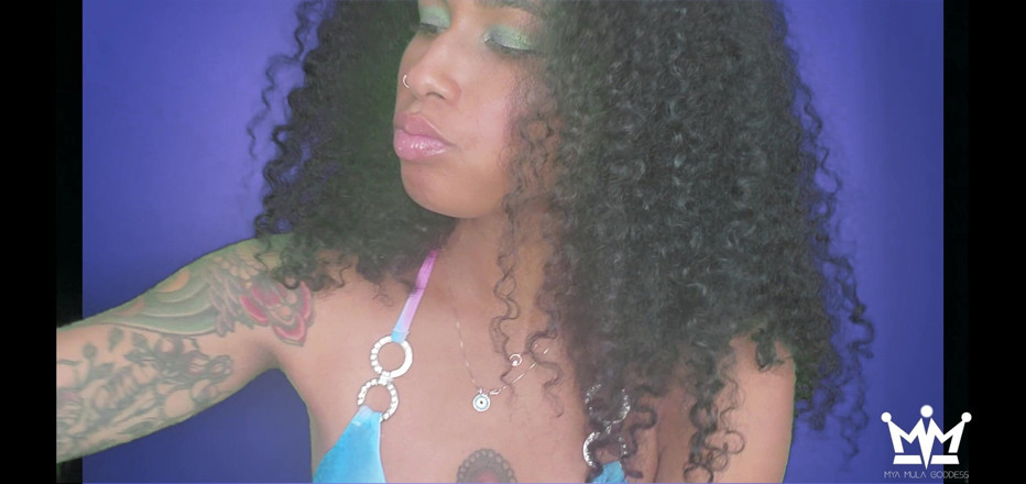 Mya Mula Goddess: Non ami solo le mie labbra?