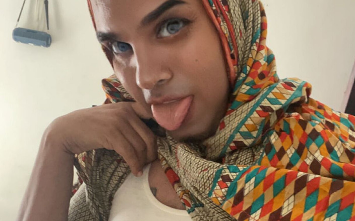 Apple00001: Nadržená otrokyně Sissy Děvka