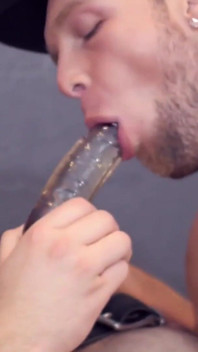 BEARFILMS - Bear Aiden Storm грубо трахает подонку Sebastian Sax