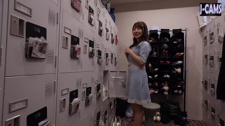 J-Cams: Di tengah ketenangan crimson, nagi mamiya membangunkan api di bawah...