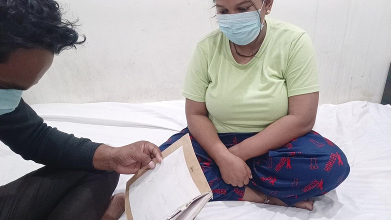 Niharika Thakur: Studentka svedla učitele