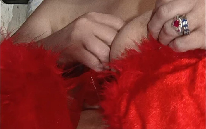 HerculesnVENUS: Playing with the Sex Queen of Hearts Her Pussy Tore...