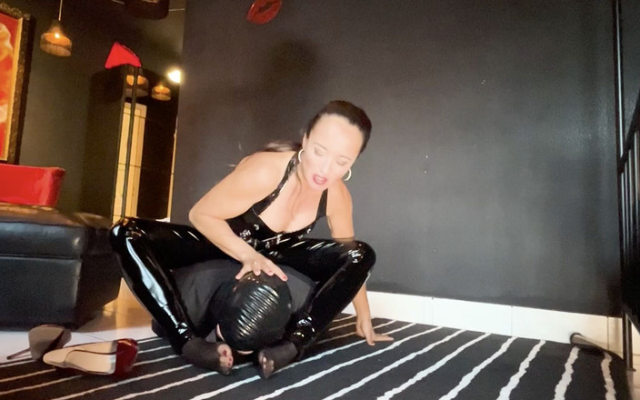 Amalie von Stein: Cara Foot And High Heel Worship Mistress Amalie Von Stein!