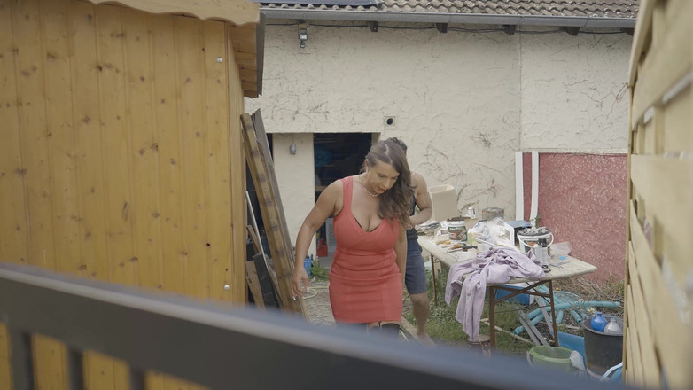 MILF and Big Wet Tits XXX: 모르는 놈을 따먹고 발정난 보지 사정을 도와주는 섹시한 수지