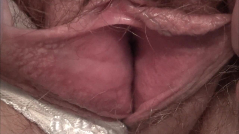 Dirty Kara: 털이 무성한 보지에 대한 통찰 - 2