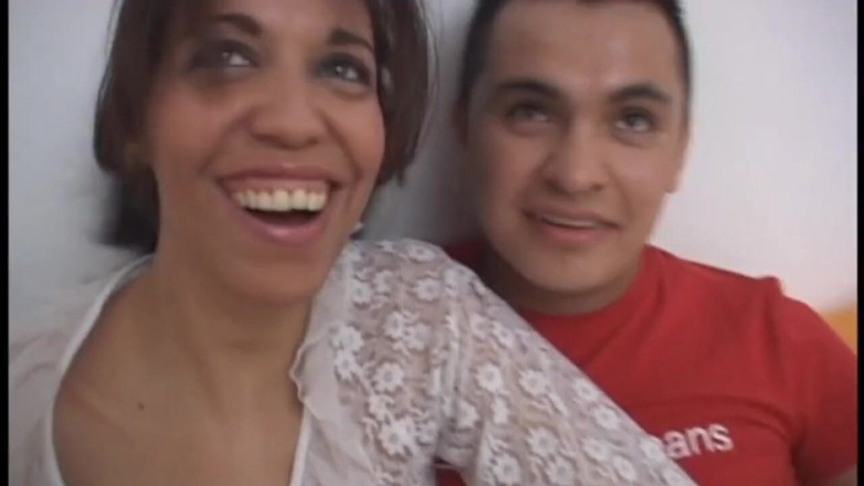 Real Home Made: Italiana menina suja fodida por dois swingers