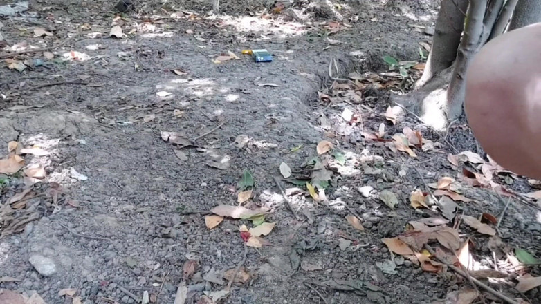 Kitty_Cross: Nádherný crossdresser, svůdný oční kontakt při tanci