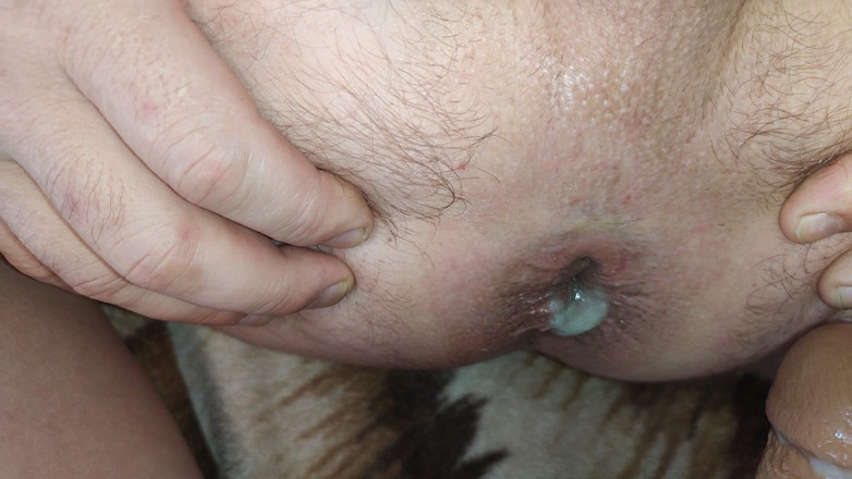 DirtyLubov: Mannen vingeren en neuken met strapon