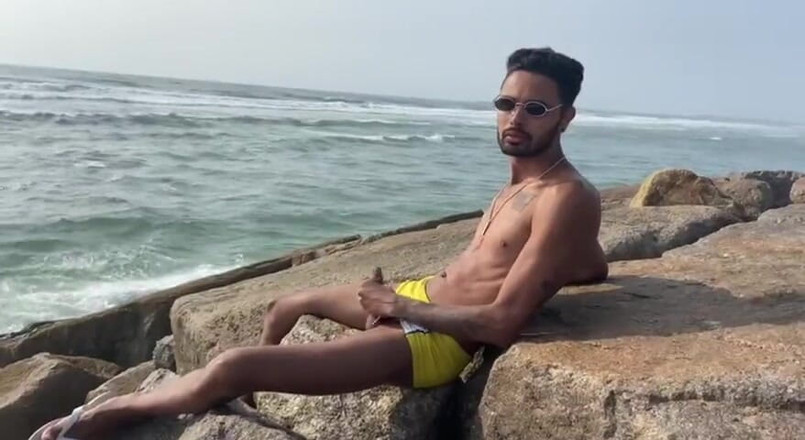 arabeputo: Magrelo Do Pau Grande Punheta na pláži