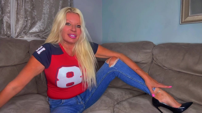 Michelle Thornex: MILF Seduces Sons Best Friend