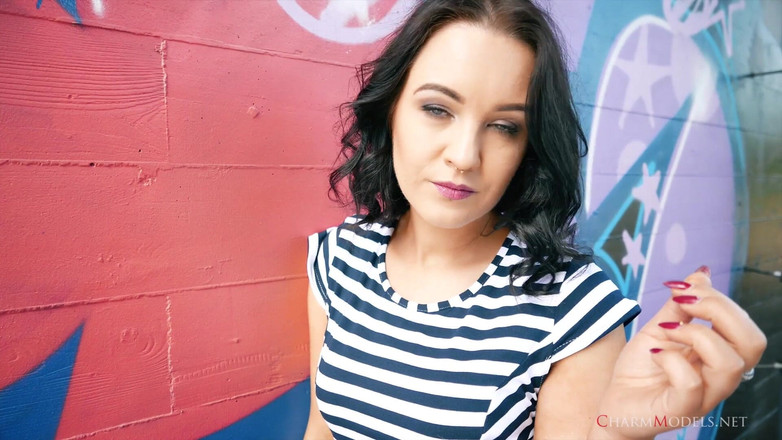 CharmModels: Lola Ash glamourvideo op de graffitimuur