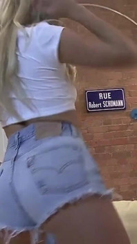 Tillie Feather - Blonde British Striptease