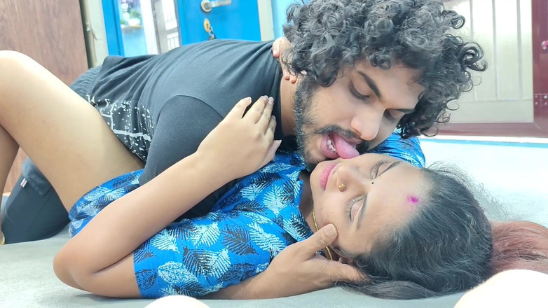 Vaigavarun45: Styvmamma och styvson het knull medan fru inte är hemma, malaysiska...