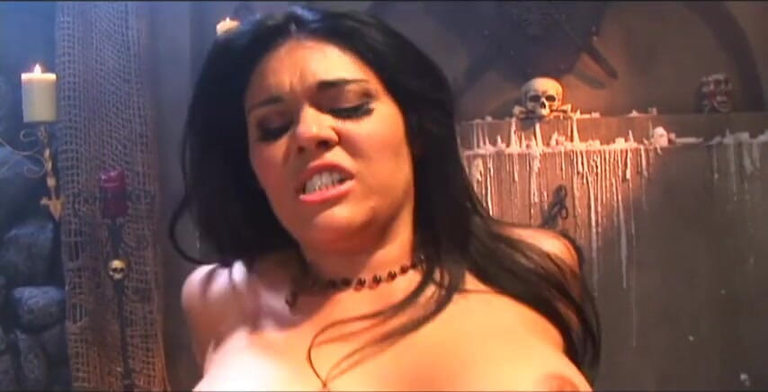 Nikky Thorne's Amateur Teen Casting: Brünette brünette von hinten gefickt
