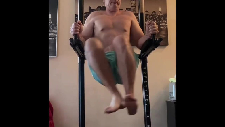 Alex Art: 체육관 속 영화