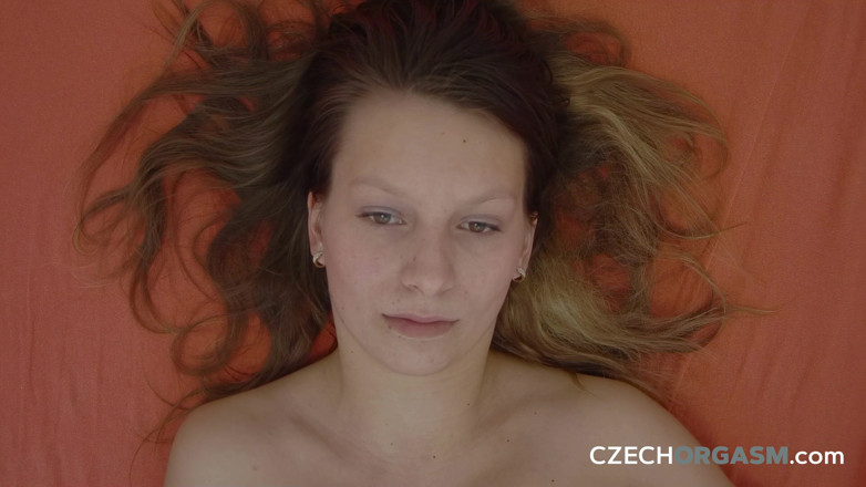 Czech Orgasm: Çek orgazmı 115 sarışın bebek mutfakta - ellerini kendinden uzak tutamıyor