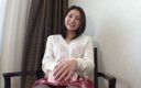 Asiatiques: Hottie in netkousen trilt haar clit hard
