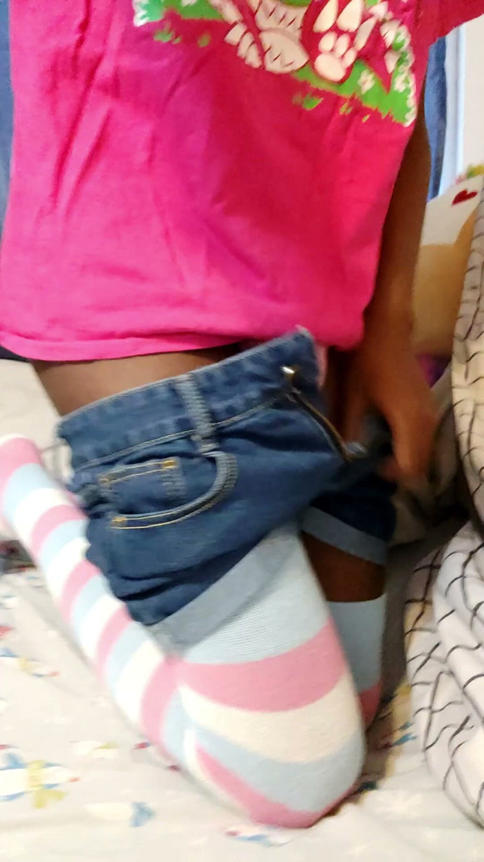 PawgrammerSocks: Black Femboy mostra sua calcinha protuberância e bunda