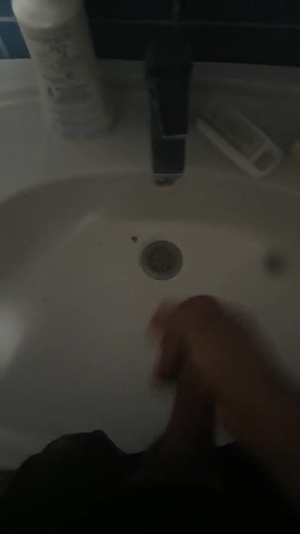 SingerMask: Jerking in the bathroom sink
