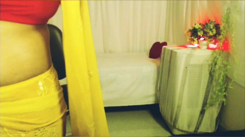 HotGirl21: Tetek besar panas menekan Puting Pinch